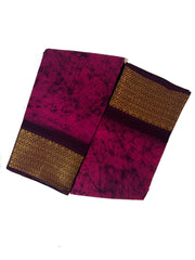 Madurai Sungudi Cotton Poonam with Wax (Batik) Print with  Zari Border & Blouse