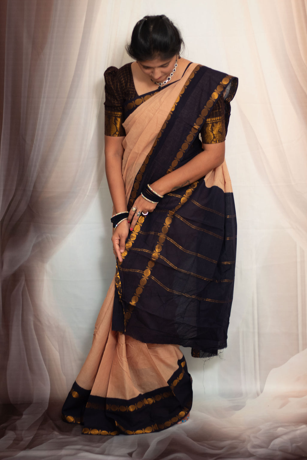 Madurai Sungudi Cotton - Adayar Plain Medium Ruthratcham Zari Border ...