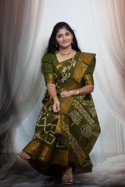 Madurai Sungudi Cotton Traditional Square Box design Wax Print Saree With Blouse & Zari Border