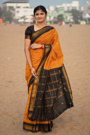 Madurai Sungudi Cotton Zari Putta and Velthari DS Contrast Color with Zari Border (Half & Half) with Blouse