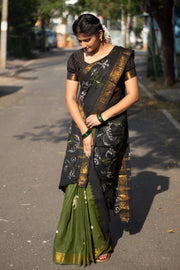 Madurai Sungudi Cotton Traditional Hand Art Wax Print Saree With Blouse & DS Zari Border