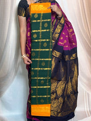 Madurai Sungudi Cotton Saree featuring a body Garjola Kattam, complemented by a matching Constrast-colored running blouse and a traditional Grand zari border.