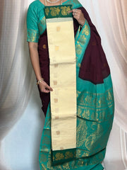 Madurai Sungudi Cotton Saree featuring a DS Grand Munthi design, paired with a separate contrast blouse and a rich Constrast zari border